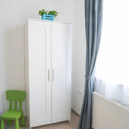 Katus Apartman Apartman *